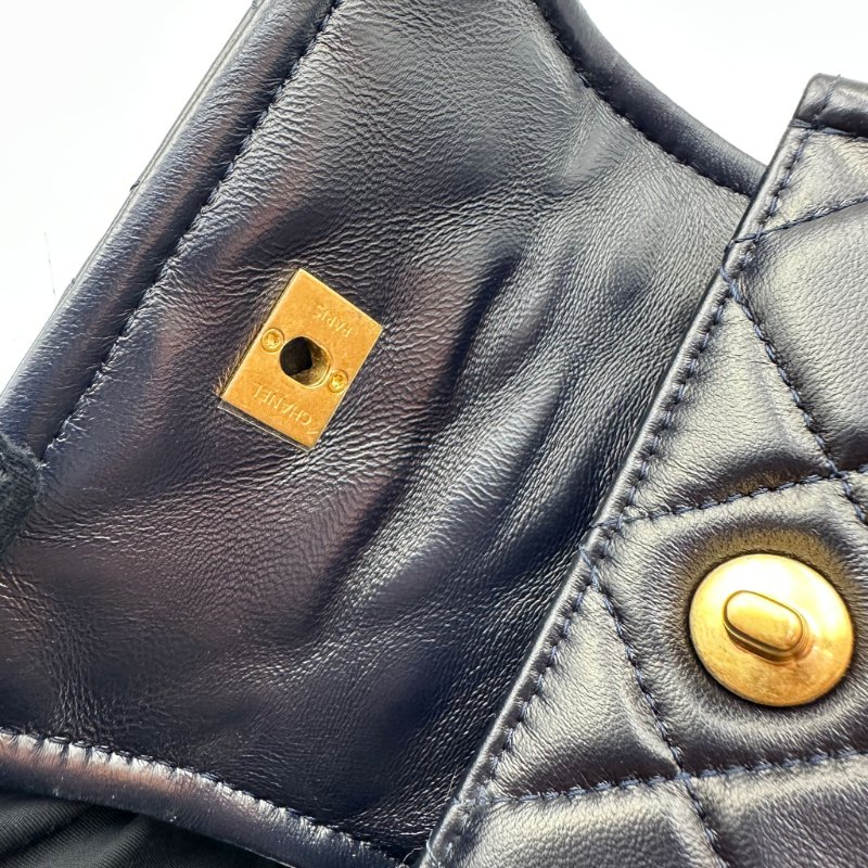 CHANEL shiny lamskin extra mini Flap 閃亮羊皮迷你豆腐包-9