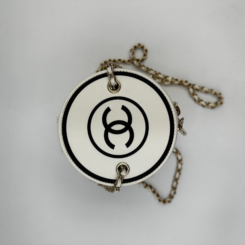 CHANEL Chain and Charm Vanity Case 圓桶羊皮化妝包-2