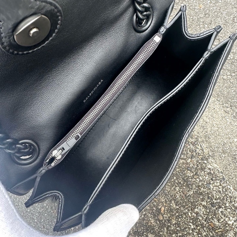 Balenciaga so black 沙漏鏈條包-8