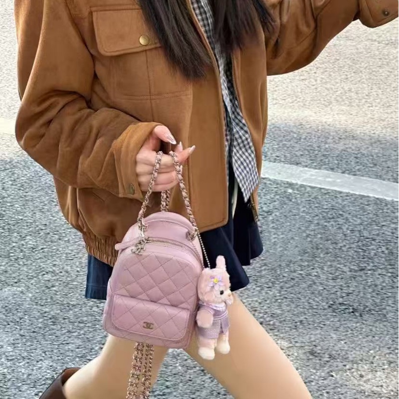 全🆕 Chanel/香奈兒 mini 櫻花粉小書包鏈條雙肩包芯片款,尺寸:14*18*7cm-5