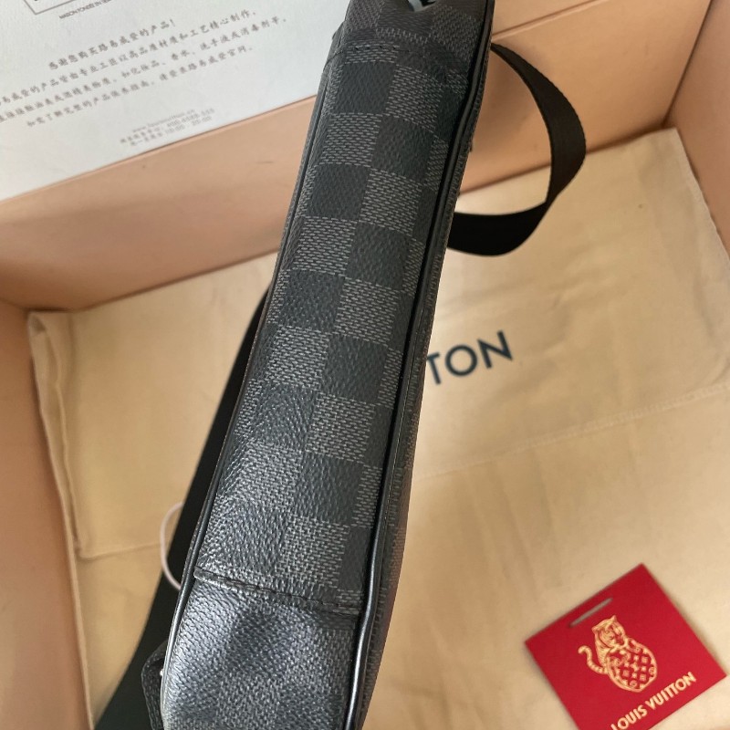 Louis Vuitton N41289 黑色棋盤格胸包腰包-3