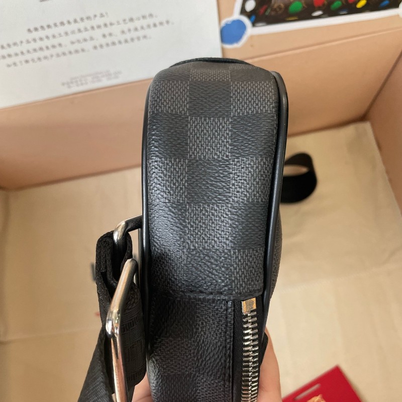 Louis Vuitton N41289 黑色棋盤格胸包腰包-4