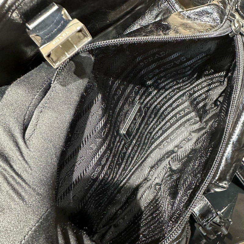PRADA普拉达 珐琅金属三角形徽标 腰包斜挎单肩包-8