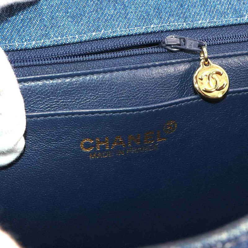 CHANEL 牛仔布皮革手提包,搭配藍金金屬配件和旋鎖-6