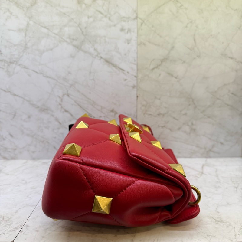Valentino 紅色大鉚釘兩用鍊包-2