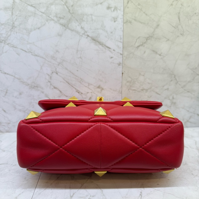 Valentino 紅色大鉚釘兩用鍊包-4