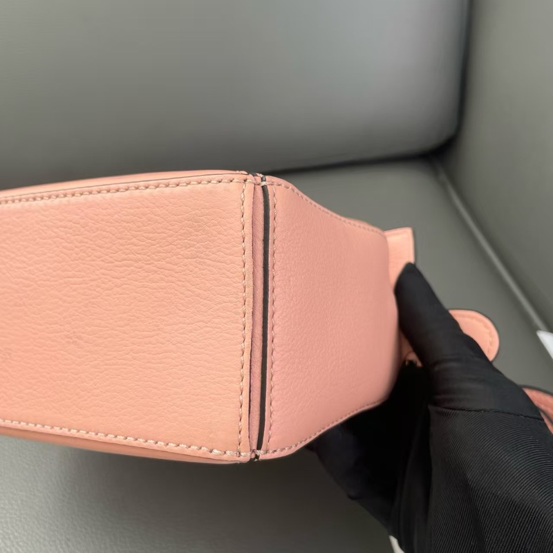 Loewe puzzle mini 櫻花粉幾何包-7