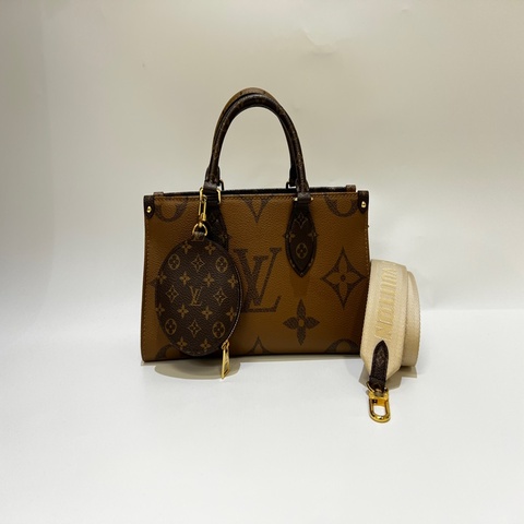LV on the go east west 手提斜背包