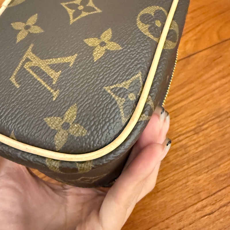 lv 化妝包 客訂-8