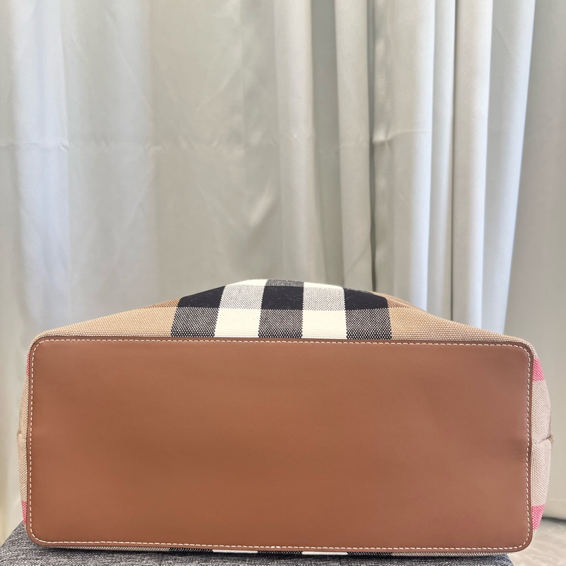BURBERRY 格紋托特肩背包-9
