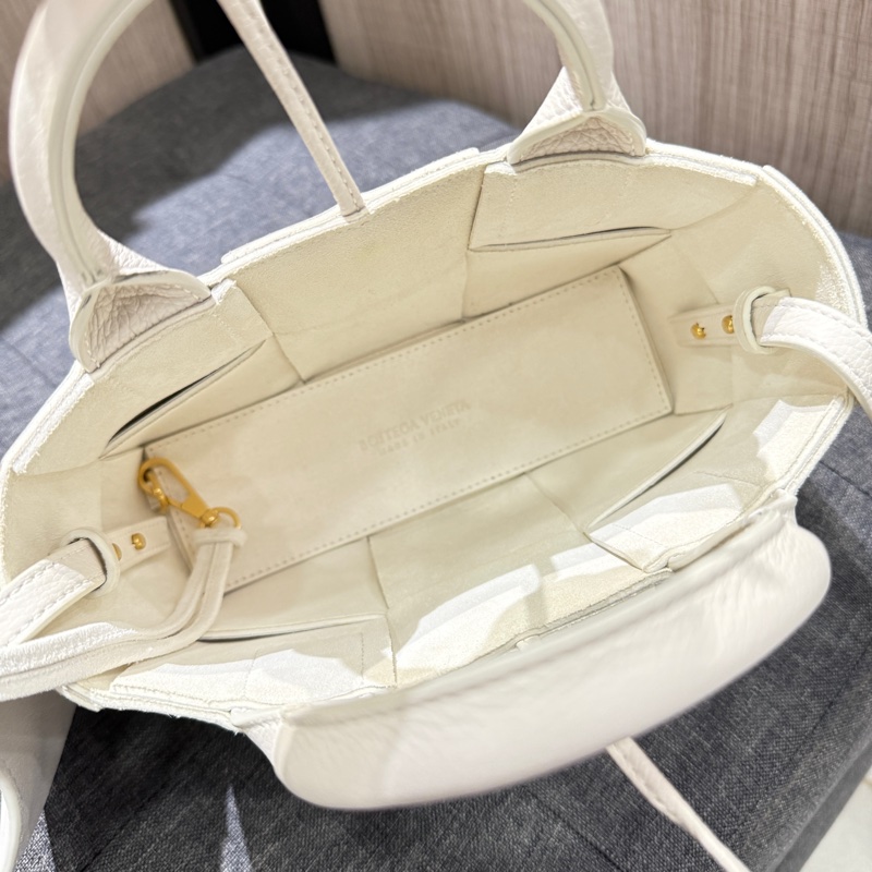 極新 BV Candy Arco 白色大格全皮編織手提包 斜背包-10