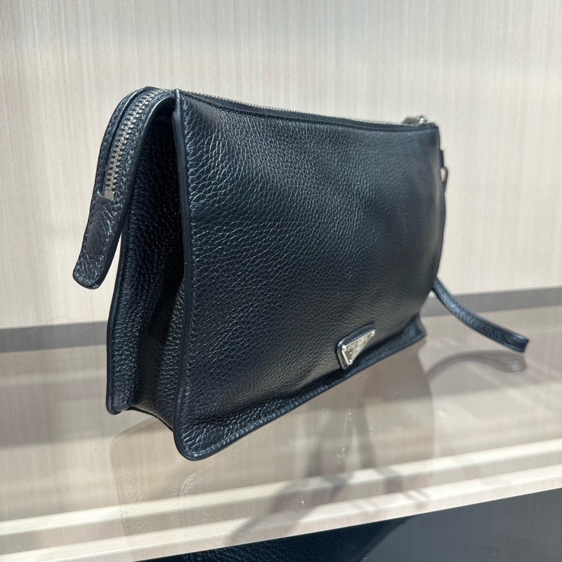 PRADA 普拉达 皮革 徽标 手拿包-1