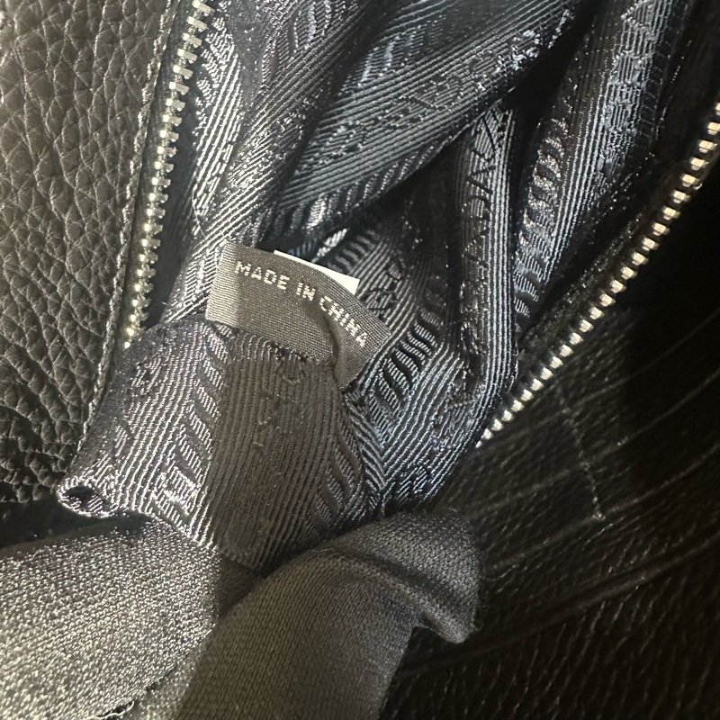 PRADA 普拉达 皮革 徽标 手拿包-10