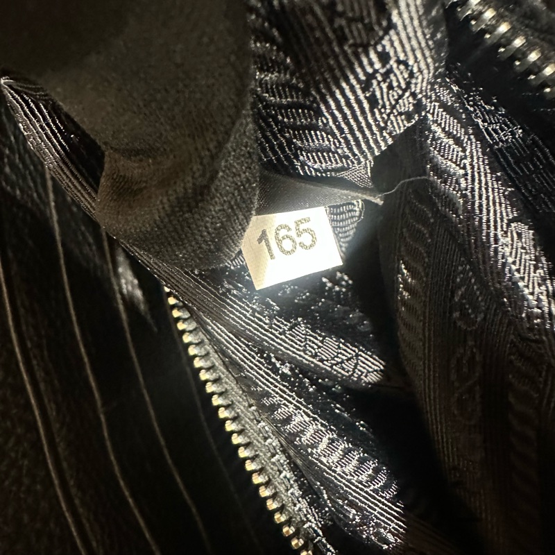 PRADA 普拉达 皮革 徽标 手拿包-11