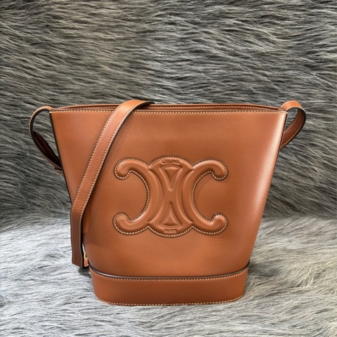 CELINE CUIR TRIOMPHE 113783 凱旋門 摩卡色 牛皮 CUIR TRIOMPHE小號水桶包 肩背包 斜背包 兩用包