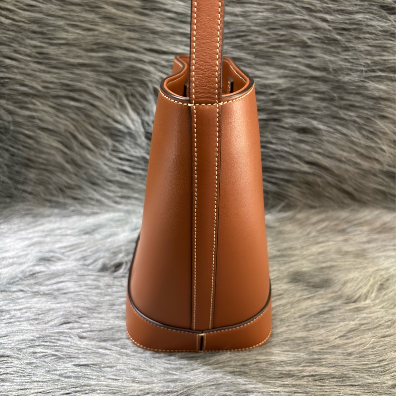 CELINE CUIR TRIOMPHE 113783 凱旋門 摩卡色 牛皮 CUIR TRIOMPHE小號水桶包 肩背包 斜背包 兩用包-3