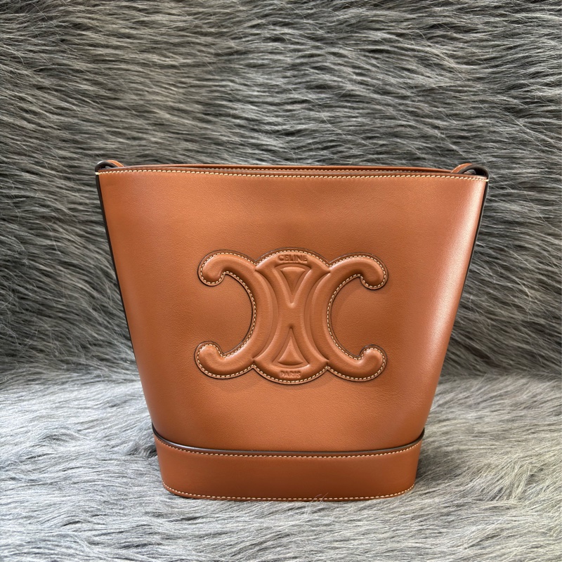 CELINE CUIR TRIOMPHE 113783 凱旋門 摩卡色 牛皮 CUIR TRIOMPHE小號水桶包 肩背包 斜背包 兩用包-4