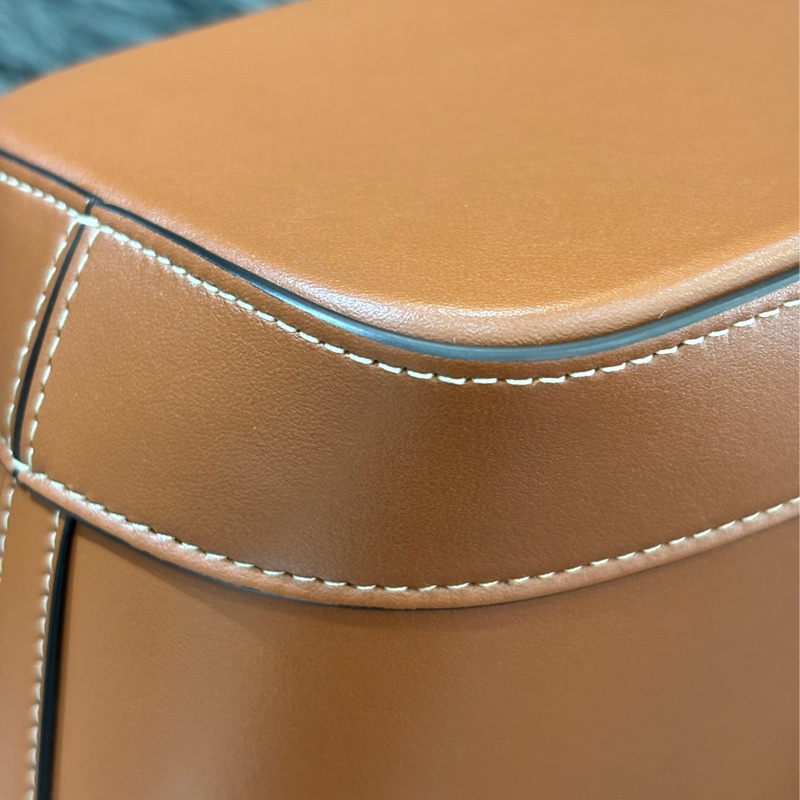 CELINE CUIR TRIOMPHE 113783 凱旋門 摩卡色 牛皮 CUIR TRIOMPHE小號水桶包 肩背包 斜背包 兩用包-12