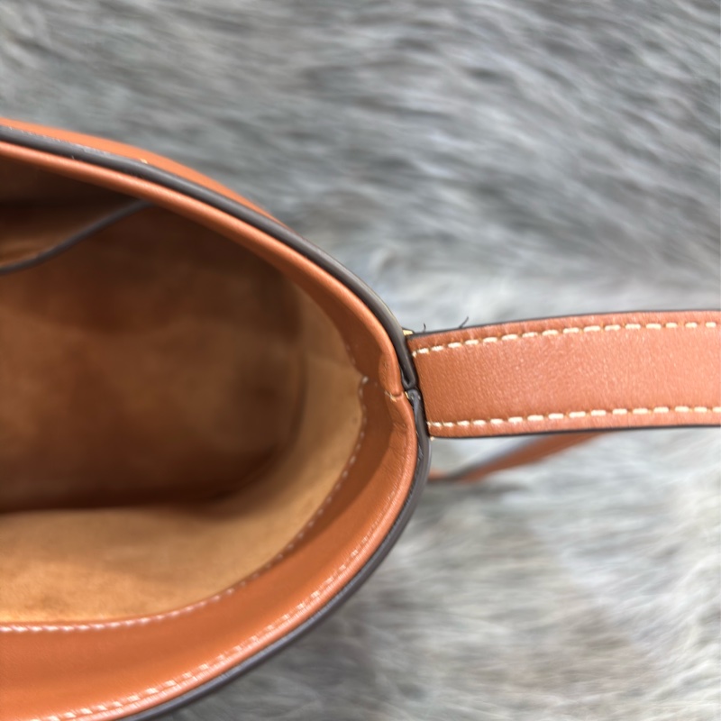CELINE CUIR TRIOMPHE 113783 凱旋門 摩卡色 牛皮 CUIR TRIOMPHE小號水桶包 肩背包 斜背包 兩用包-16