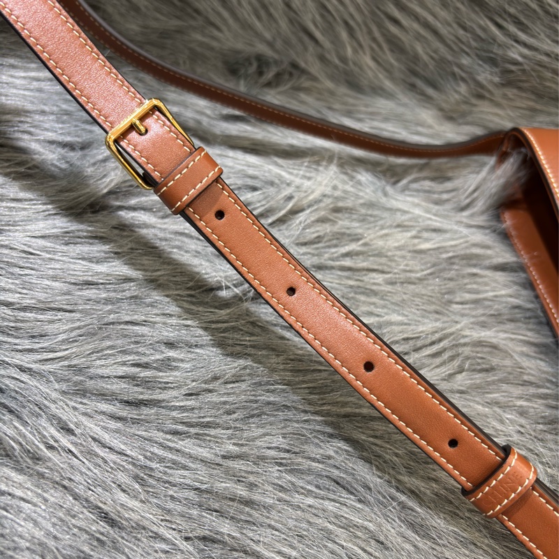 CELINE CUIR TRIOMPHE 113783 凱旋門 摩卡色 牛皮 CUIR TRIOMPHE小號水桶包 肩背包 斜背包 兩用包-18
