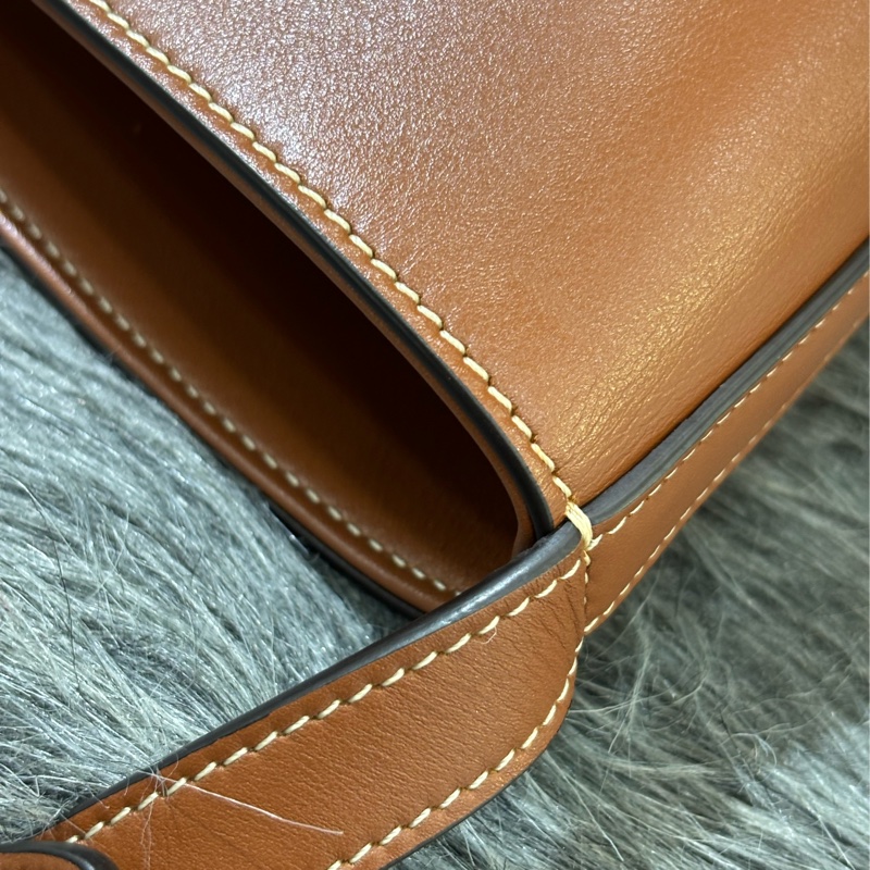 CELINE CUIR TRIOMPHE 113783 凱旋門 摩卡色 牛皮 CUIR TRIOMPHE小號水桶包 肩背包 斜背包 兩用包-24