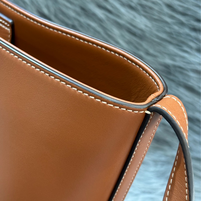 CELINE CUIR TRIOMPHE 113783 凱旋門 摩卡色 牛皮 CUIR TRIOMPHE小號水桶包 肩背包 斜背包 兩用包-26