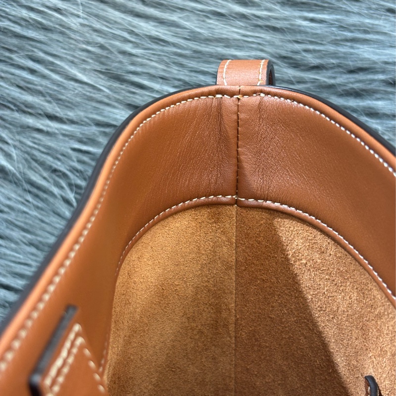 CELINE CUIR TRIOMPHE 113783 凱旋門 摩卡色 牛皮 CUIR TRIOMPHE小號水桶包 肩背包 斜背包 兩用包-32
