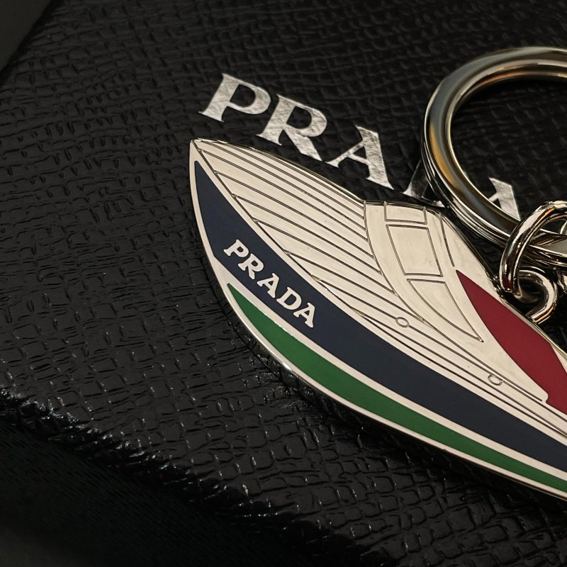 全新 現貨PRADA金屬鑰匙圈-1