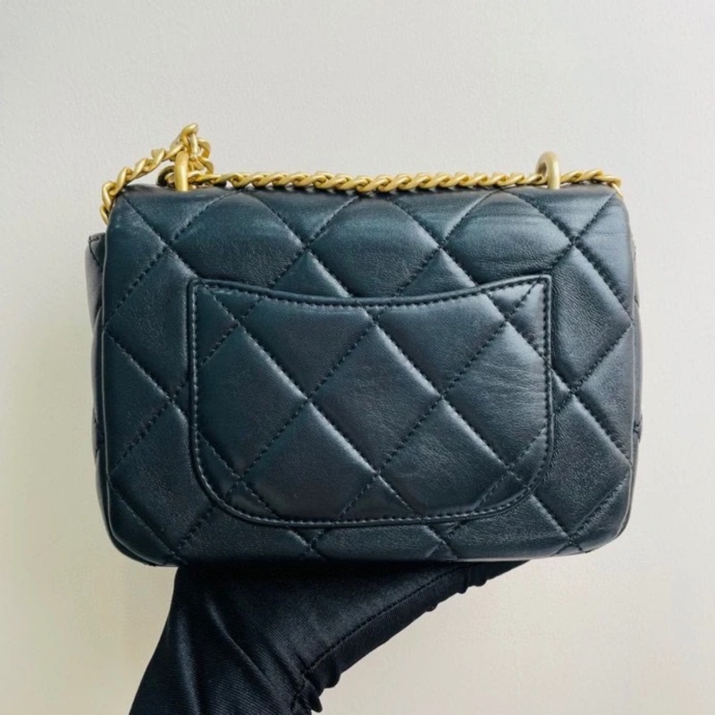 Chanel香奈儿22p新款珐琅扣方胖子大mini黑色复古金扣链条包芯片款-1