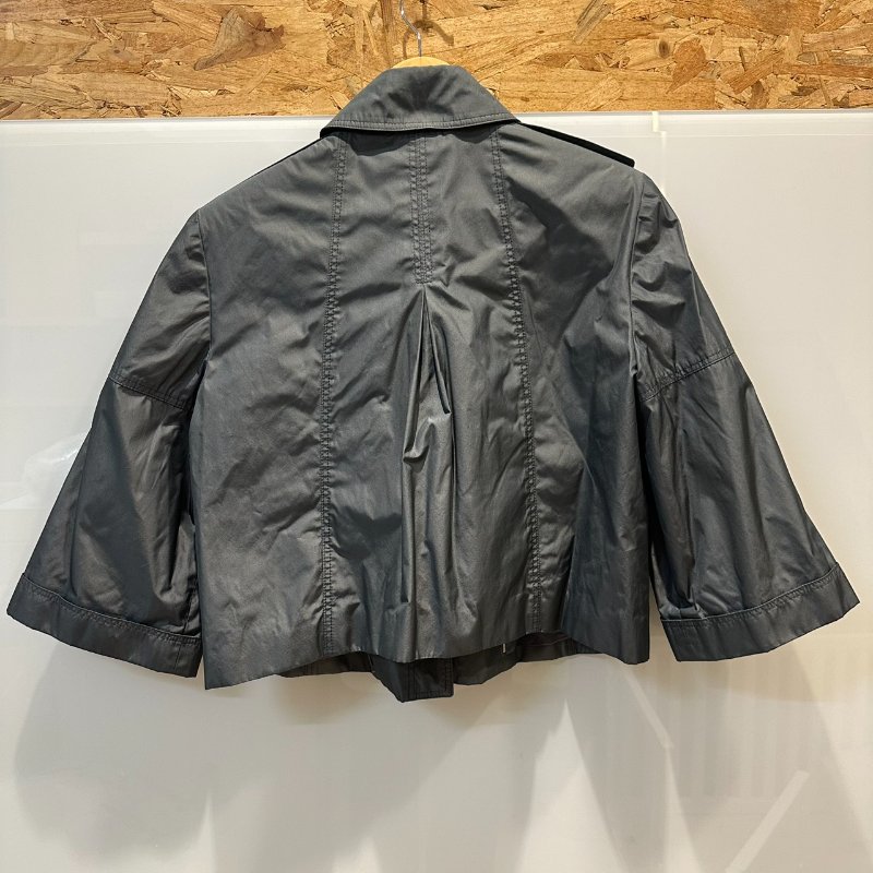 【美收精品】BURBERRY 灰色短版風衣 4-112【隔月月中將轉賣至日本 上架期限30天】-1