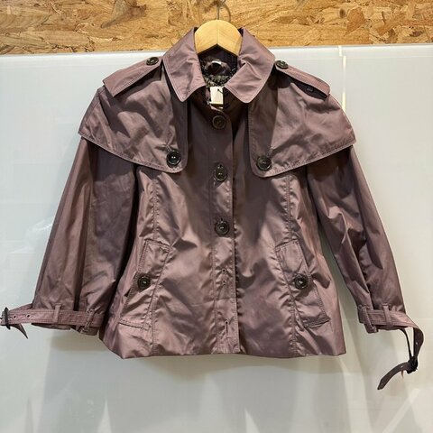 【美收精品】BURBERRY 粉色短版風衣 4-104【隔月月中將轉賣至日本 上架期限30天】
