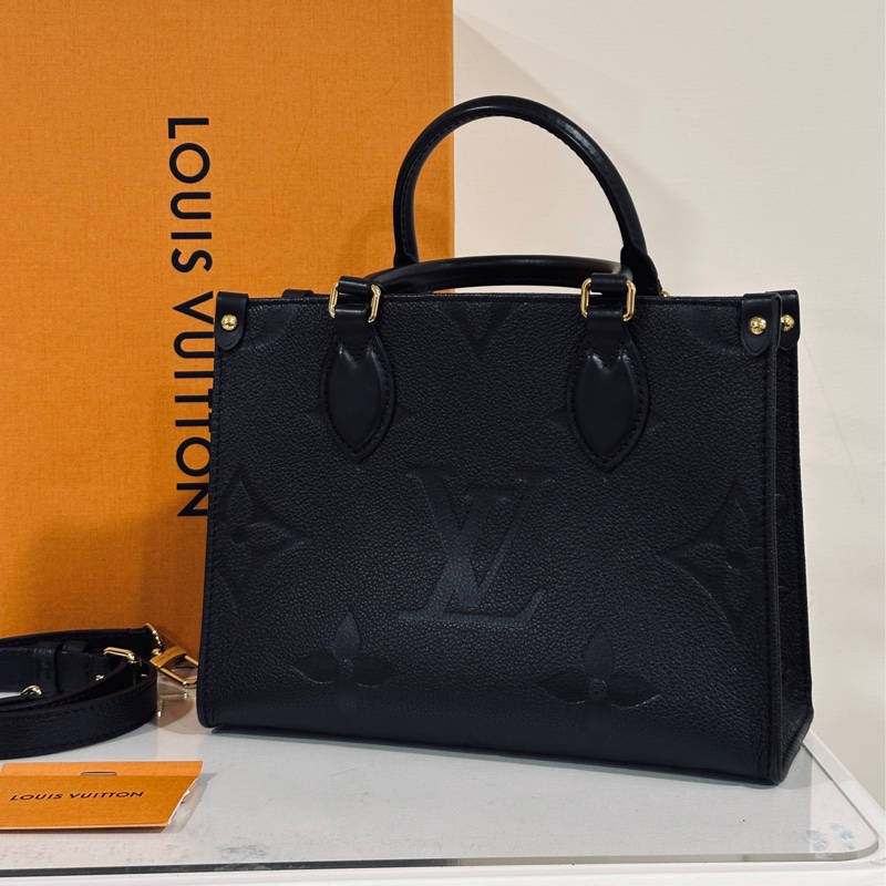 🈶購證 #近新閒置 #芯片款 #全網最低 Lv onthego小號全牛皮黑金托特包🈶可調可拆背帶-6