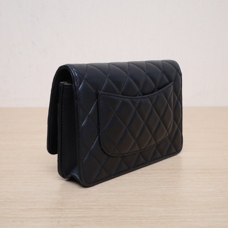 CHANEL CFWOC19黑色羊皮晶片開金扣金球調節扣肩帶肩背包-1