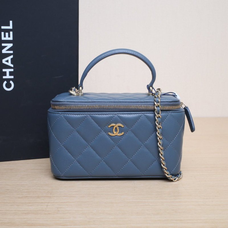 CHANEL 21K手提長盒子化妝包帶鏡子16藍色羊皮鐳射標淺金扣皮手柄肩背包-0