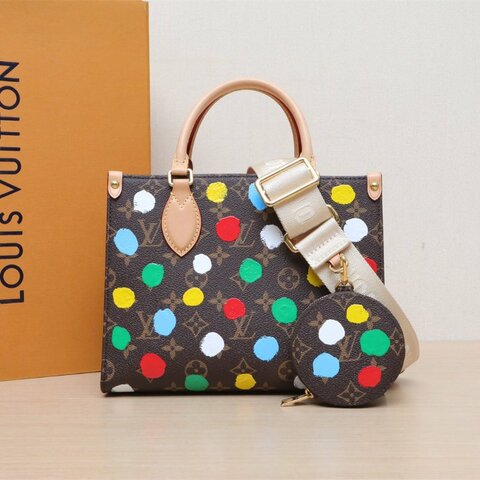 LOUIS VUITTON 彩色PVC晶片Onthego小號25二合一寬肩帶老花草間彌生聯名波點肩背包