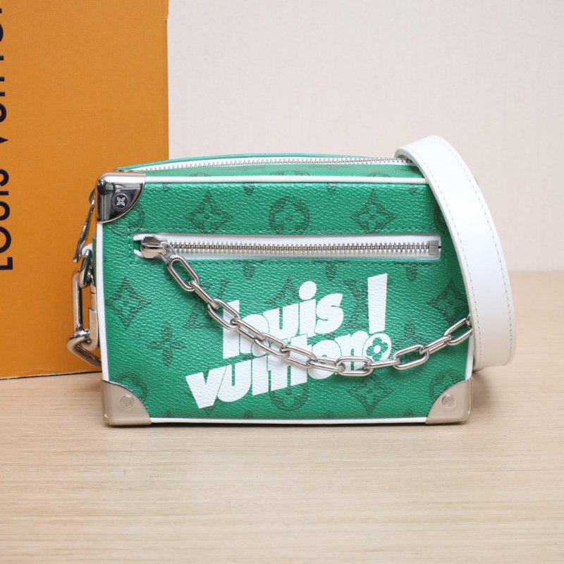 LOUIS VUITTON SoftTrunk軟盒子包迷你18.5綠色PVC晶片膠囊系列肩背包-0