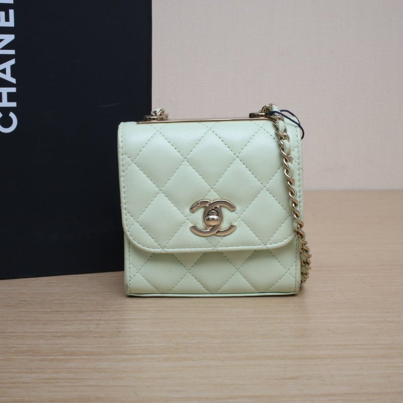 CHANEL TrendyCC口蓋包方版11淺綠色31開淺金扣肩背包-0
