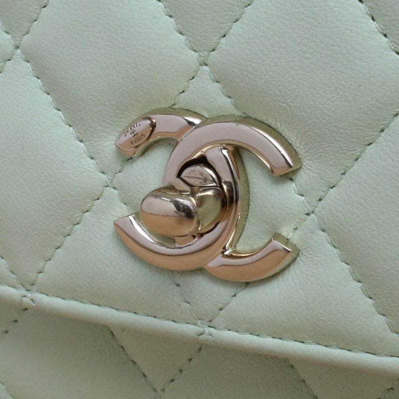 CHANEL TrendyCC口蓋包方版11淺綠色31開淺金扣肩背包-4