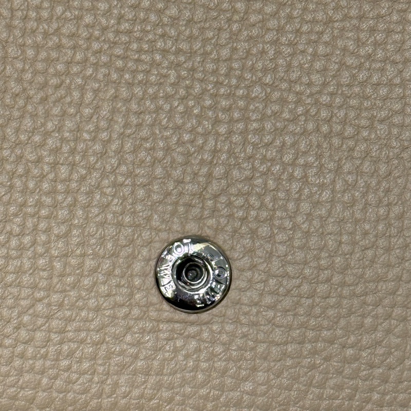 Loewe褐色牛皮Anagram銀釦下蓋L拉6卡短夾-6