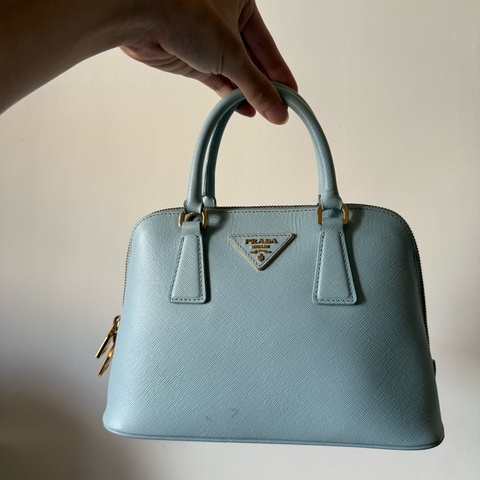 PRADA Saffiano Lux 淺藍色精品包