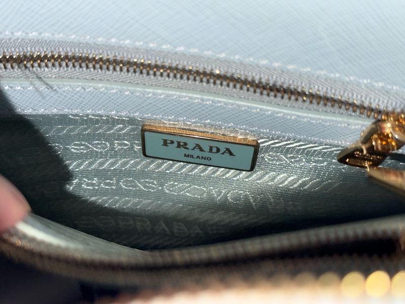 PRADA Saffiano Lux 淺藍色精品包-5