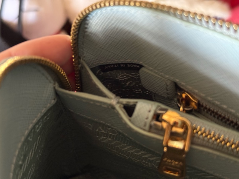 PRADA Saffiano Lux 淺藍色精品包-7