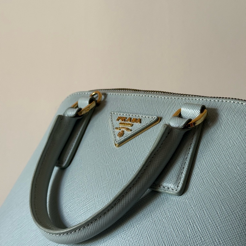 PRADA Saffiano Lux 淺藍色精品包-8