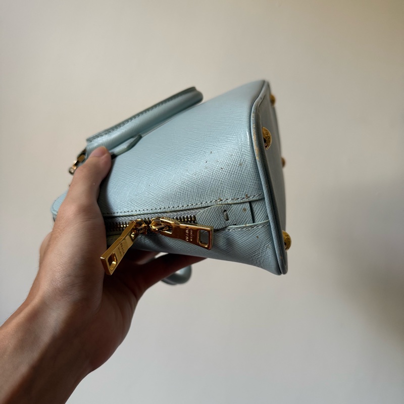 PRADA Saffiano Lux 淺藍色精品包-12