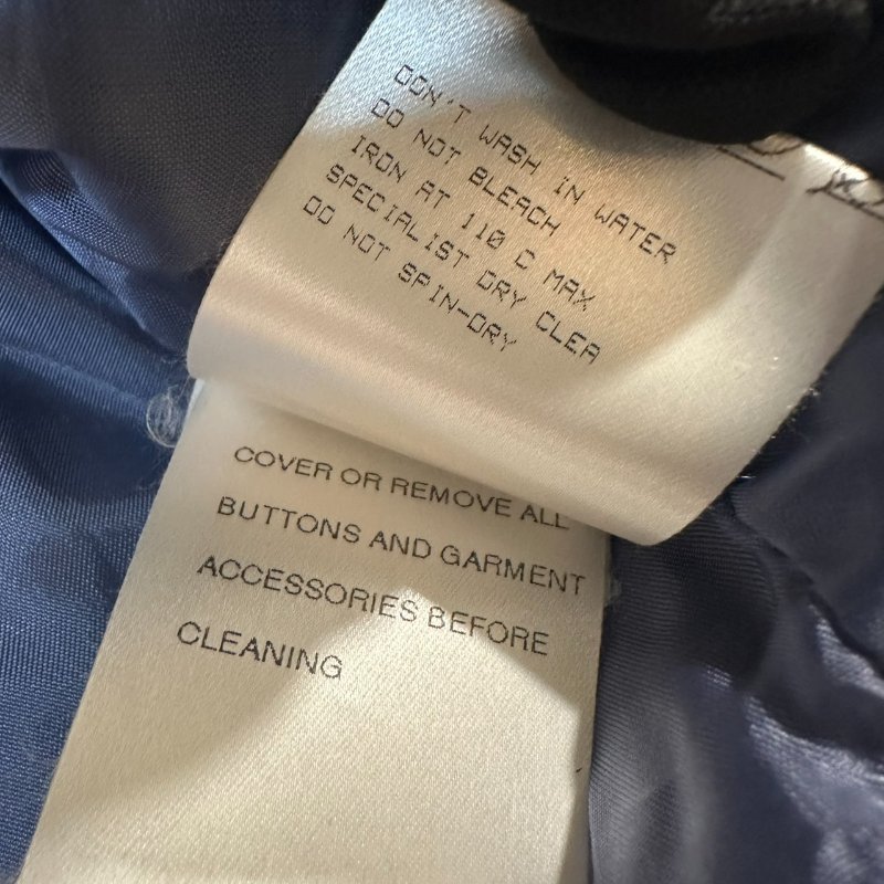 【美收精品】BURBERRY 藍色緞面短板外套 4-101【隔月月中將轉賣至日本 上架期限30天】-6