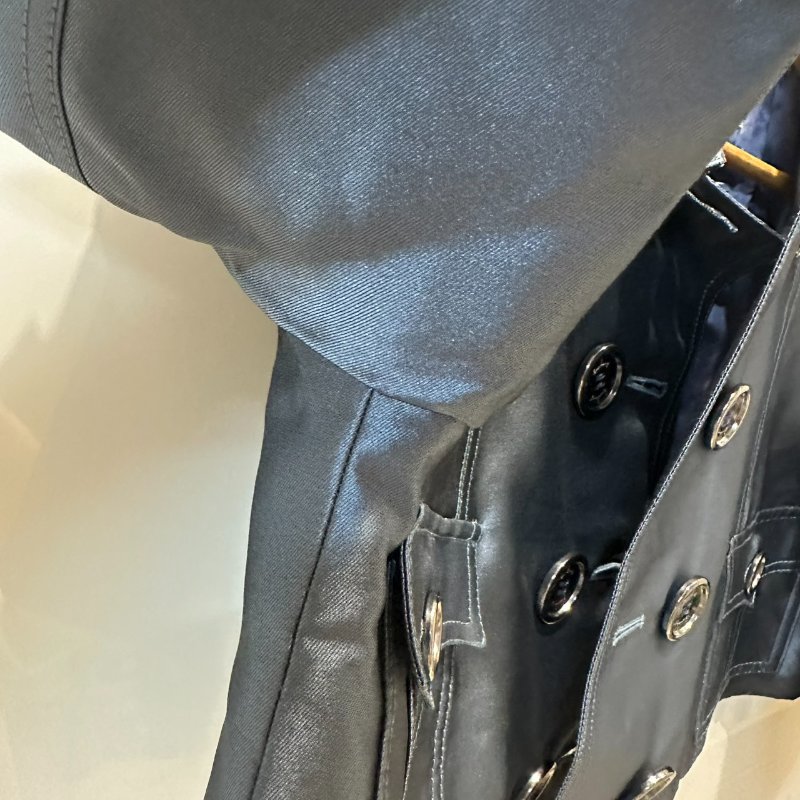 【美收精品】BURBERRY 藍色緞面短板外套 4-101【隔月月中將轉賣至日本 上架期限30天】-7