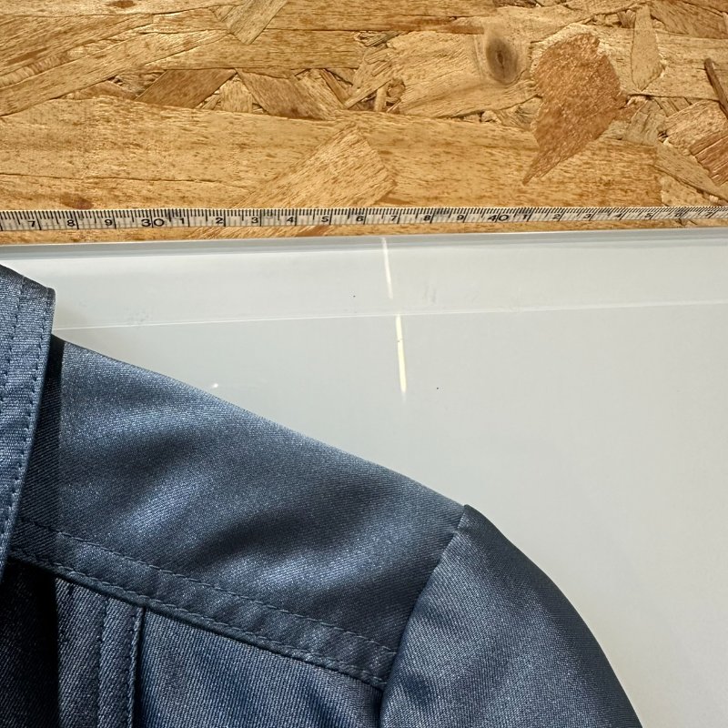 【美收精品】BURBERRY 藍色緞面短板外套 4-101【隔月月中將轉賣至日本 上架期限30天】-9