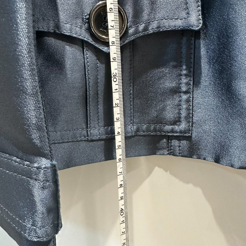 【美收精品】BURBERRY 藍色緞面短板外套 4-101【隔月月中將轉賣至日本 上架期限30天】-10