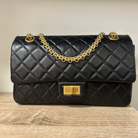 Chanel 黑復古小牛皮2.55霧金釦肩斜背包