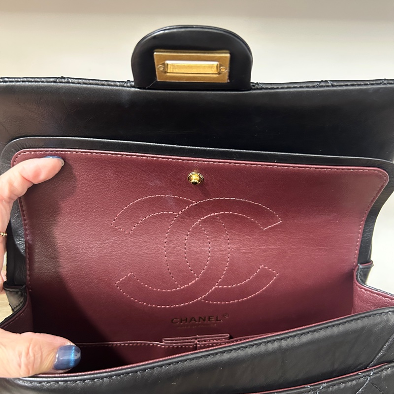 Chanel 黑復古小牛皮2.55霧金釦肩斜背包-6